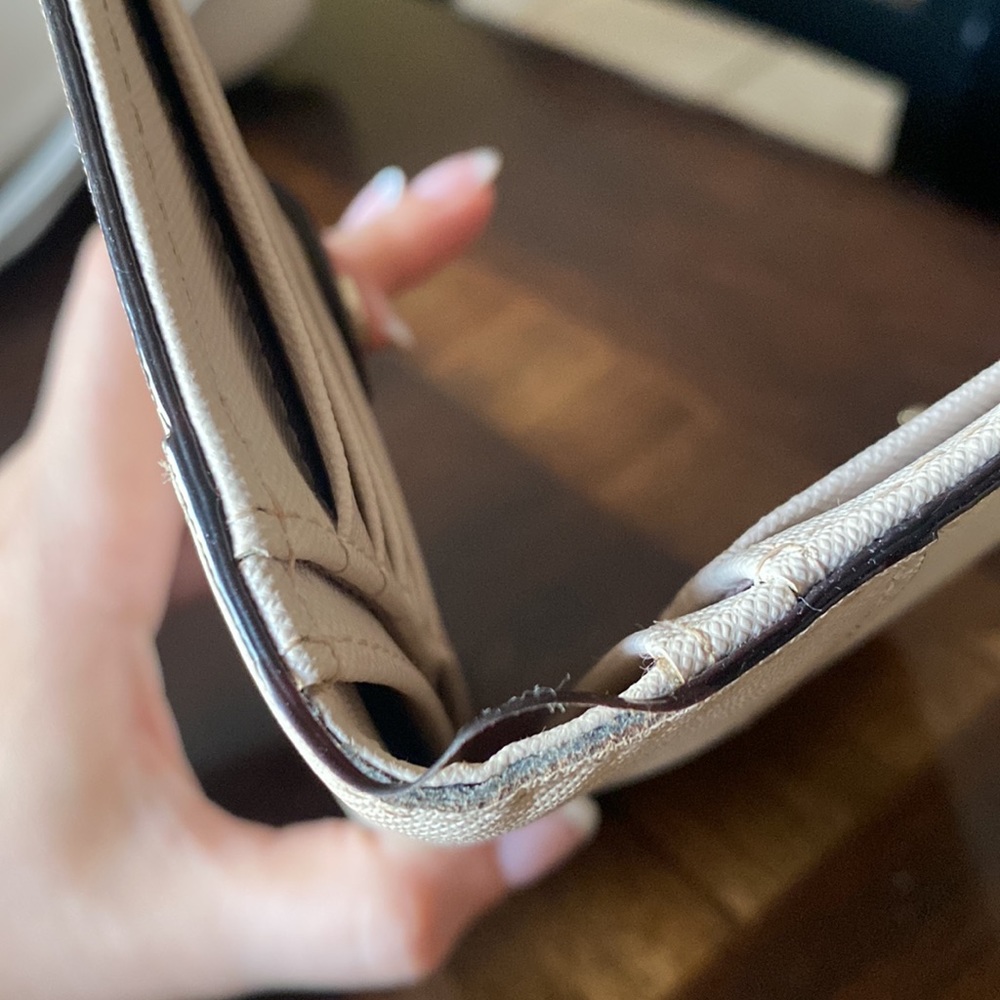 Kate Spade Wallet - Picture 4 of 6
